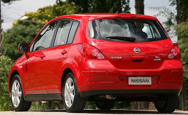 Nissan-Tiida-2010-01