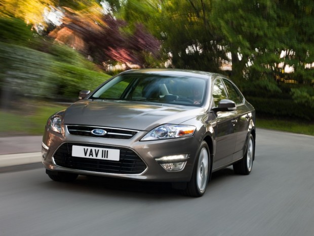 Ford-Mondeo-2011-00