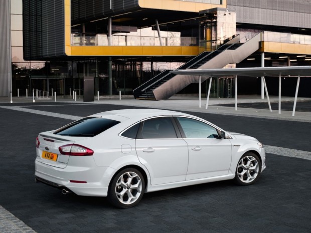 Ford-Mondeo-2011-03