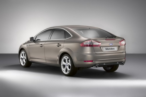Ford-Mondeo-2011-06