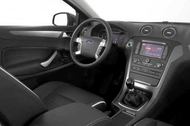 Ford-Mondeo-2011-09c