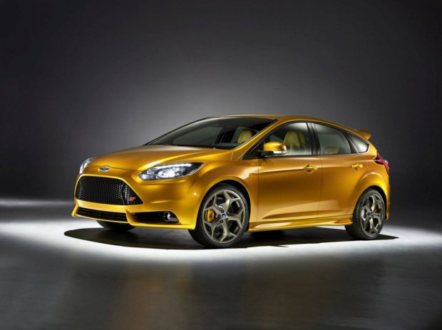 Ford-Focus-ST-2012-06