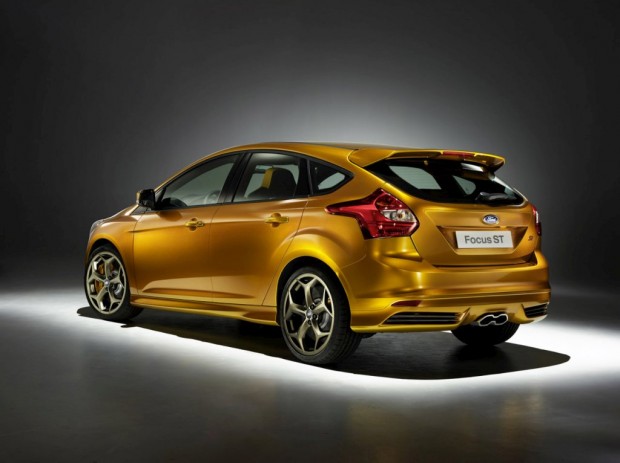 Ford-Focus-ST-2012-07