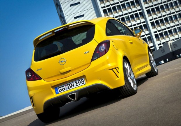 Opel-Corsa-OPC-2011-03