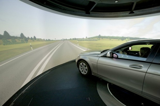 Mercedes Benz simulador de manejo para ensayos en Alemania 03