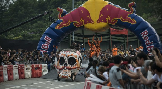 Competitors perform during the Red Bull Soap Box Race in Sha Tin, Hong Kong on October 14, 2012 // Andy Jones/Red Bull Content Pool // P-20121018-00003 // Usage for editorial use only // Please go to www.redbullcontentpool.com for further information. //