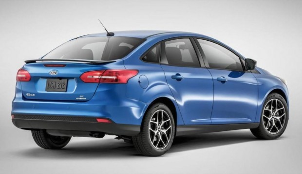 ford-focus-sedan-2015-4