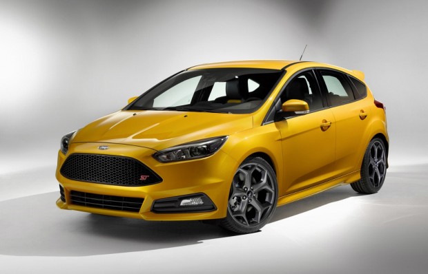 Ford-Focus-ST-2015-1