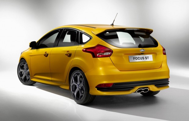 Ford-Focus-ST-2015-4