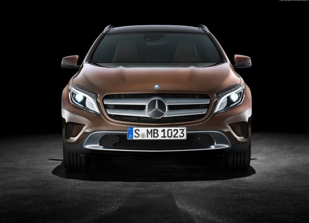Mercedes-Benz-GLA-1