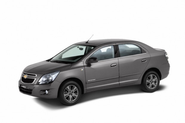 Chevrolet-Cobalt-2015-1