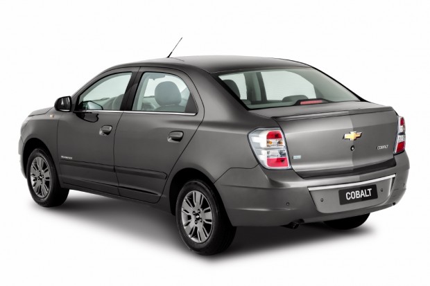 Chevrolet-Cobalt-2015-4