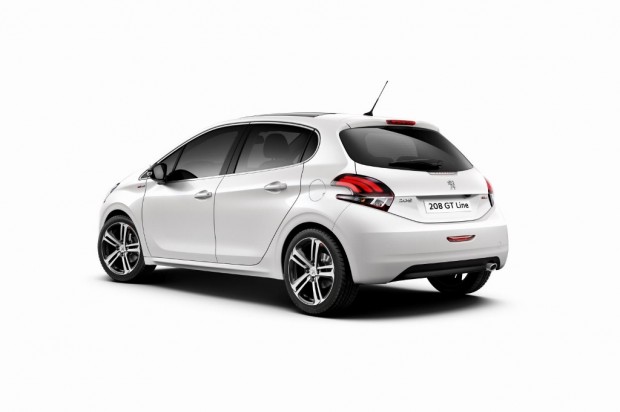 Peugeot-208-Restyling-2015-12